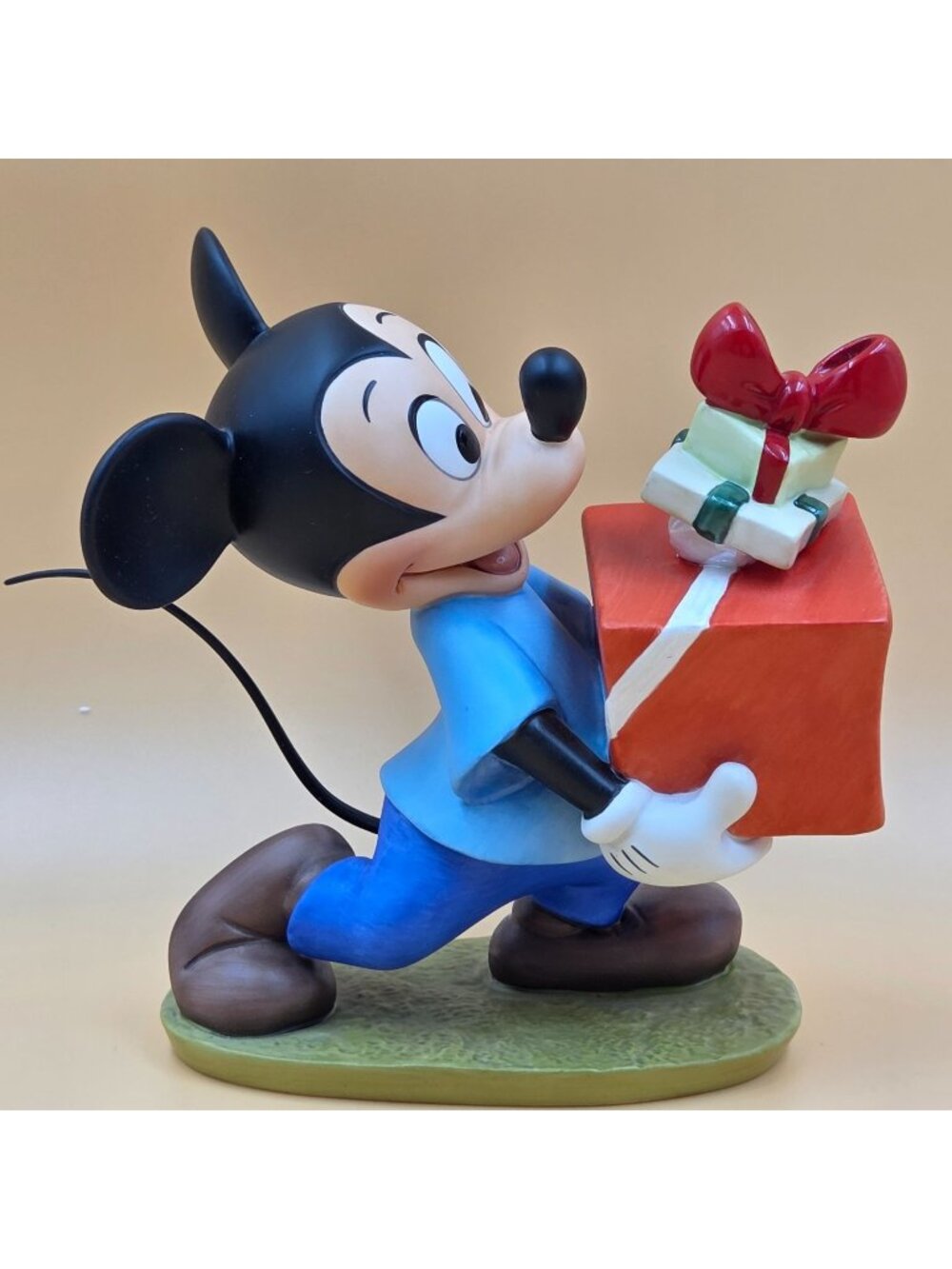 WDCC Pluto's Christmas Tree Mikey Presents for My Pals Disney Sculpture